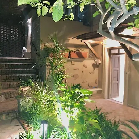 Holiday home Isola Roger - Con Giardino A