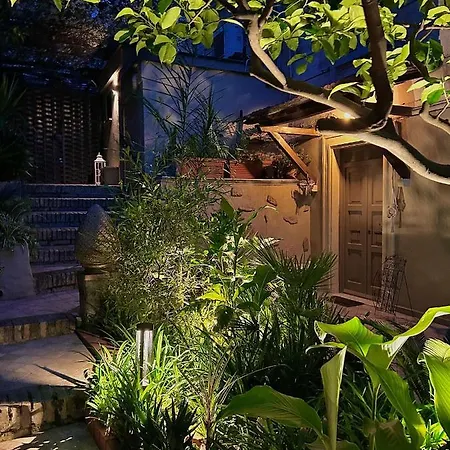 Vakantiehuis Isola Roger - Con Giardino A *